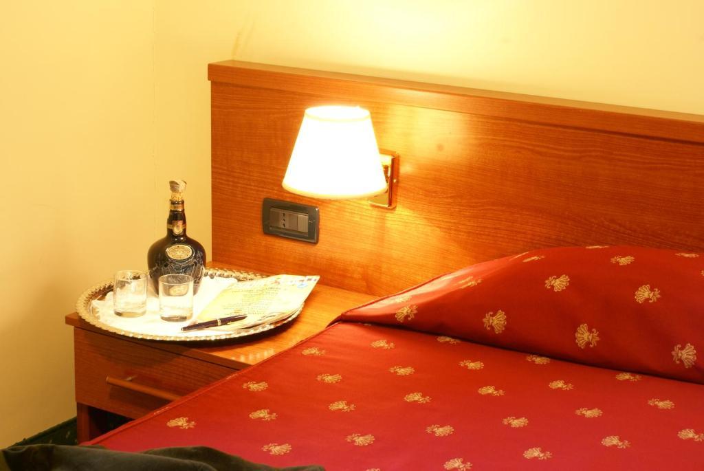 Hotel Versailles Rom Værelse billede